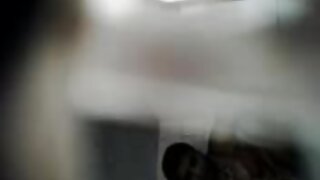 سنہرے بالوں والی اور ...