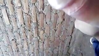 موٹی سرخ بالوں والی  ...