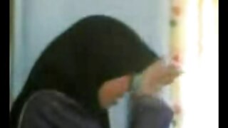 شارٹ اسکرٹ میں خوبصو ...