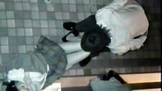سفید جرابیں میں دو خ ...