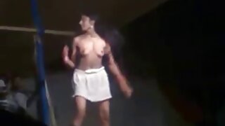 کالج بیب یہاں نوجوان ...