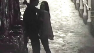 سیاہ بالوں والی پیار ...